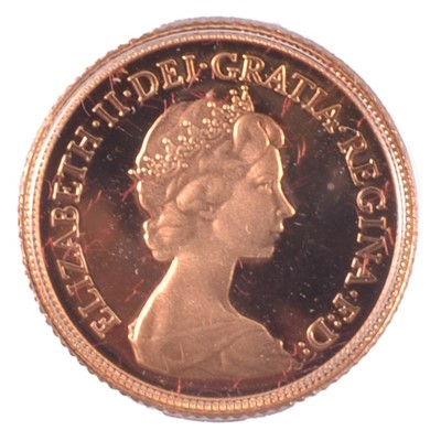 Lot 254 - UK Elizabeth II gold proof half Sovereign coin, 1980