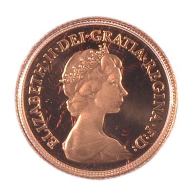 Lot 255 - UK Elizabeth II gold proof half Sovereign coin, 1980