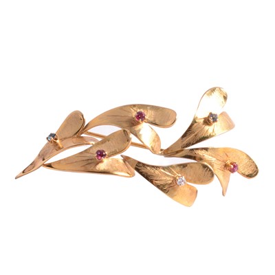 Lot 167 - An 18 carat yellow gold gemset lily pad brooch.