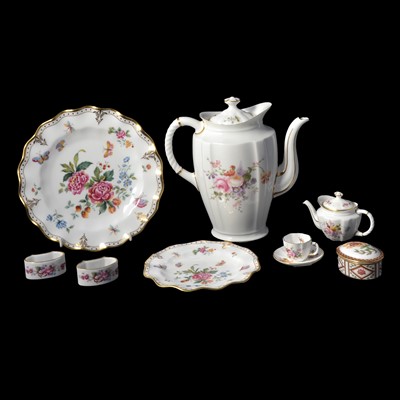 Lot 19 - Small collection of Royal Crown Derby teaware and miniatures