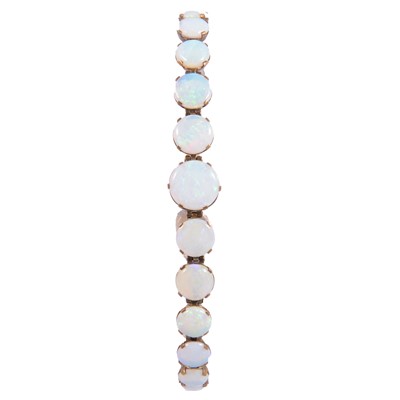 Lot 200 - An opal bracelet.