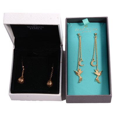 Lot 231 - A pair of modern 9 carat yellow gold drop earrings and a gilt metal pair of drop earrings..