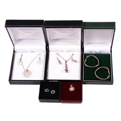 Lot 499 - A collection of silver and white metal jewellery.