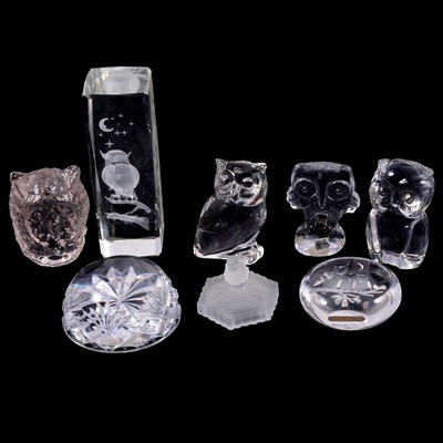 Lot 108 - Collection of clear glass paperweights and bird ornaments