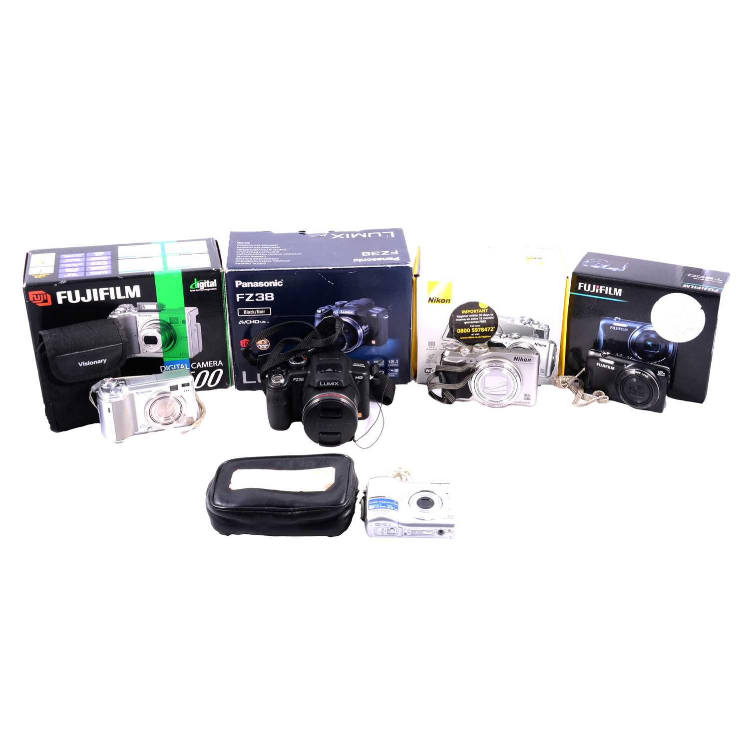 Lot 137 - Nikon Coolpix S9900 camera and others