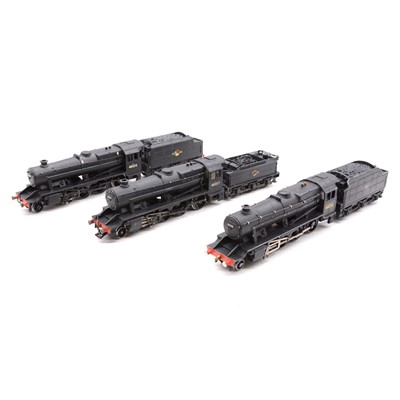 Lot 111 - Hornby Dublo OO gauge - locomotive, 2211and three class 8F locomotives