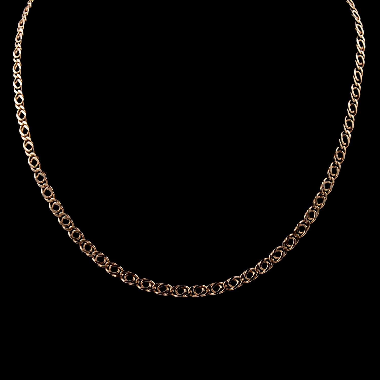 Lot 238 - A 9 carat yellow gold chain necklace.