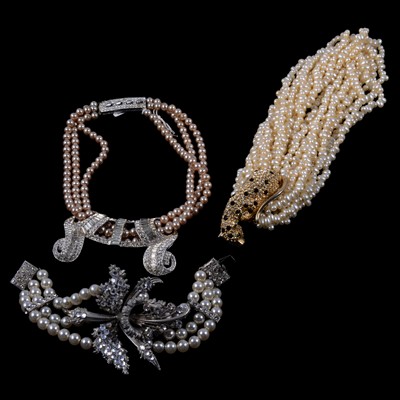 Lot 466 - Kenneth Lane - a vintage leopard design faux pearl necklace, ornate cuff bangle and necklace.