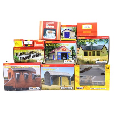 Lot 87 - Twelve Hornby and Scenix OO gauge trackside buildings, boxed