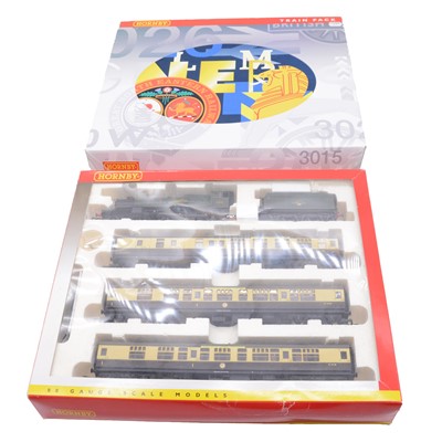 Lot 64 - Hornby OO gauge train pack 'Cathedrals Express'