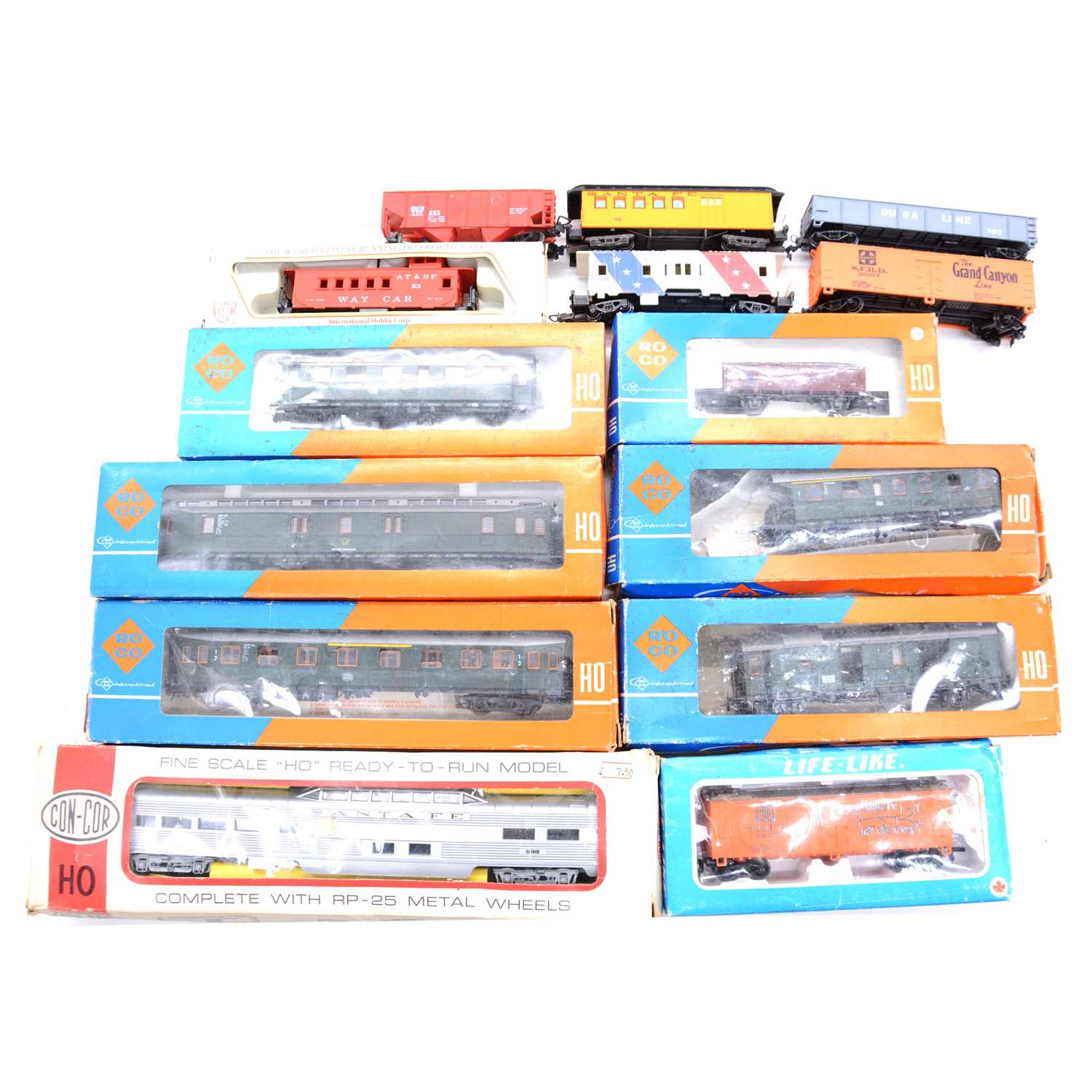 Lot 505 - Fourteen HO gauge coaches and wagons