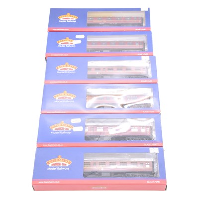 Lot 100 - Four Bachmann OO gauge passenger coaches, boxed, with two Mainline coaches