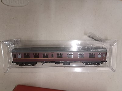 Lot 100 - Four Bachmann OO gauge passenger coaches, boxed, with two Mainline coaches