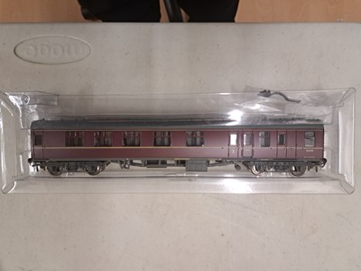 Lot 100 - Four Bachmann OO gauge passenger coaches, boxed, with two Mainline coaches