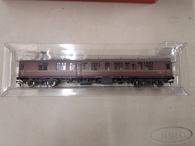 Lot 100 - Four Bachmann OO gauge passenger coaches, boxed, with two Mainline coaches