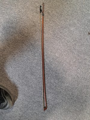 Lot 155 - Boosey & Hawkes rosewood clarinet and a violon
