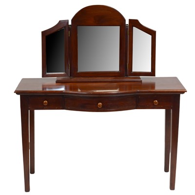 Lot 347 - Mahogany five piece bedroom suite