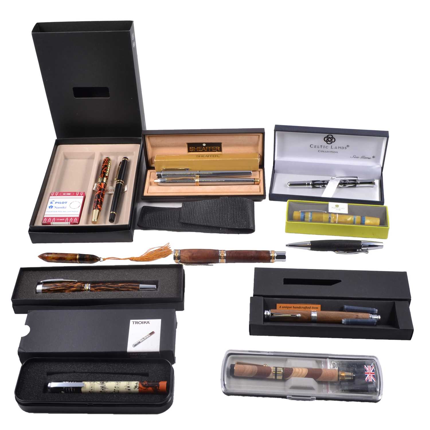 Lot 238 - Fountain pens