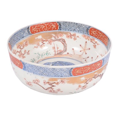 Lot 95 - An Imari porcelain bowl