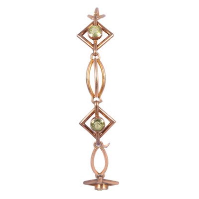 Lot 224 - A peridot bracelet.