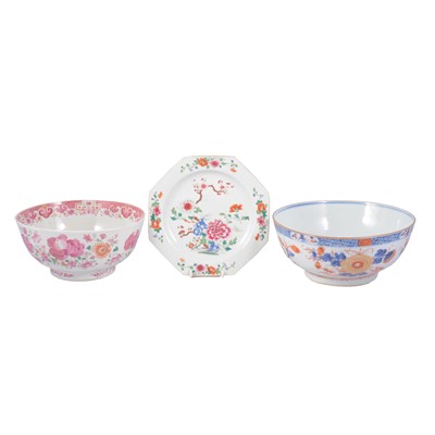 Lot 4 - Chinese famille rose bowl, famille rose plate and a blue and red bowl