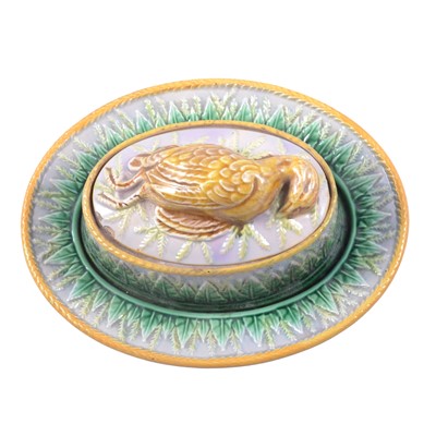 Lot 75 - Small George Jones majolica pie dish