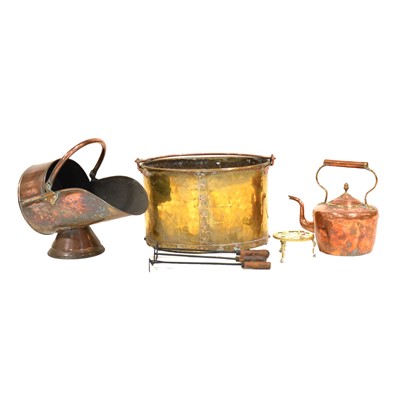 Lot 499 - Copper log bin, coal scuttle, kettle