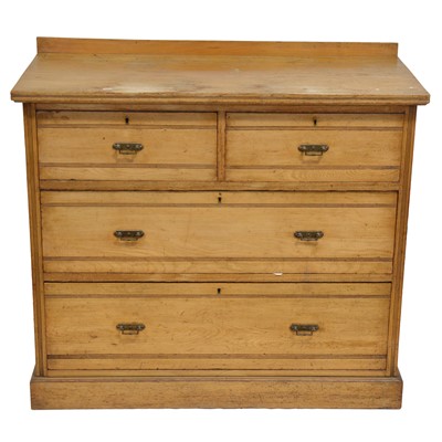 Lot 493 - Edwardian oak chest of drawers