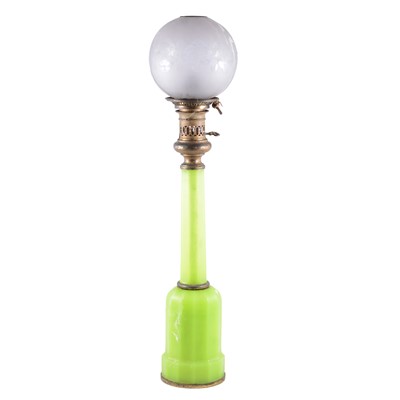 Lot 498 - Uranium glass oil lamp