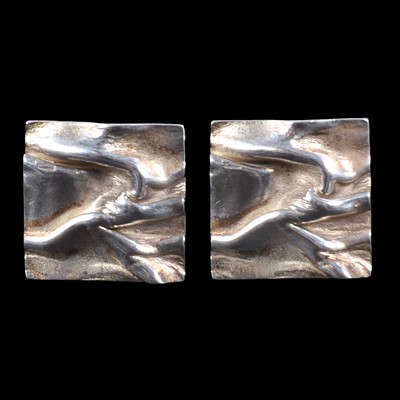 Lot 1105 - Matti J Hyvarinen - a pair of Finnish silver modernist cufflinks.