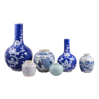 Lot 135 - Quantity of Chinese ginger jars and ceramics