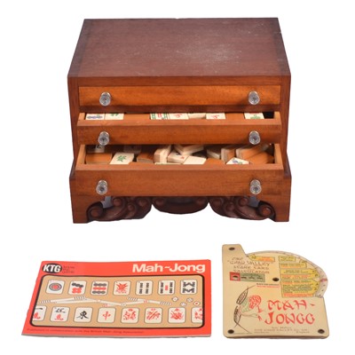 Lot 299 - A Mahjong set, in wooden case