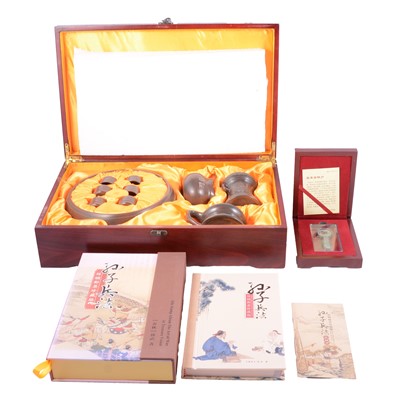 Lot 189 - A collection of modern Chinese replica decorative wares and silk-printed books