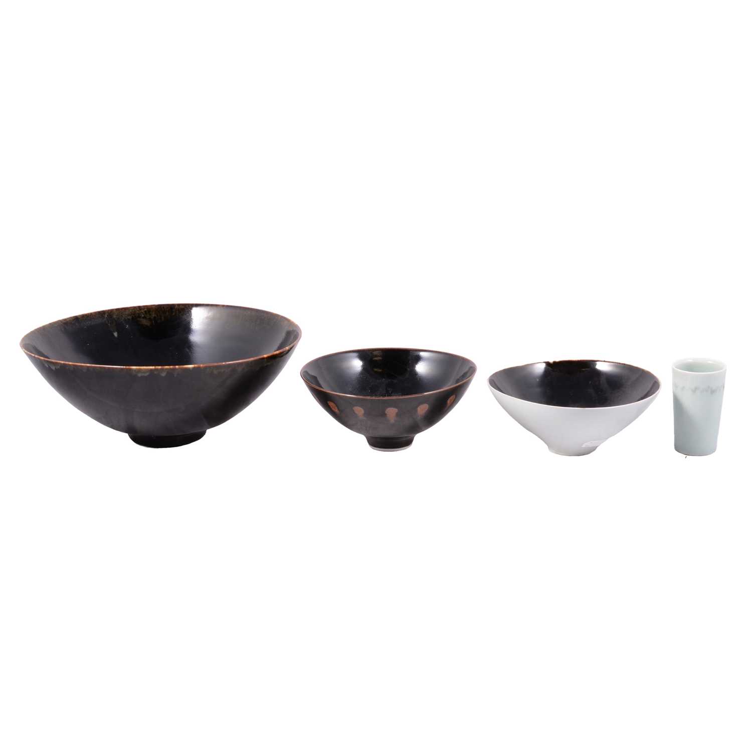 Lot 132 - Chris Keenan, three porcelain bowls and a beaker