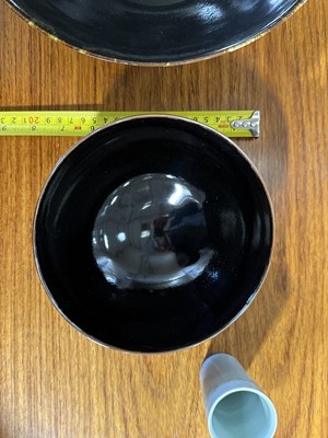 Lot 132 - Chris Keenan, three porcelain bowls and a beaker