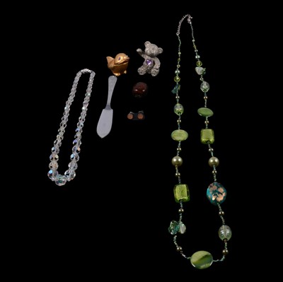 Lot 484 - A collection of costume jewellery, and collectables.