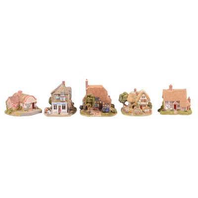 Lot 62 - A collection of Lilliput Lane, nineteen models