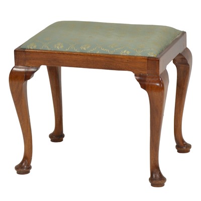 Lot 318 - Mahogany dressing table, Georgian style stool, and mahogany toilet mirror