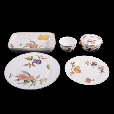 Lot 145 - Quantity of Royal Worcester Evesham pattern oven to table wares