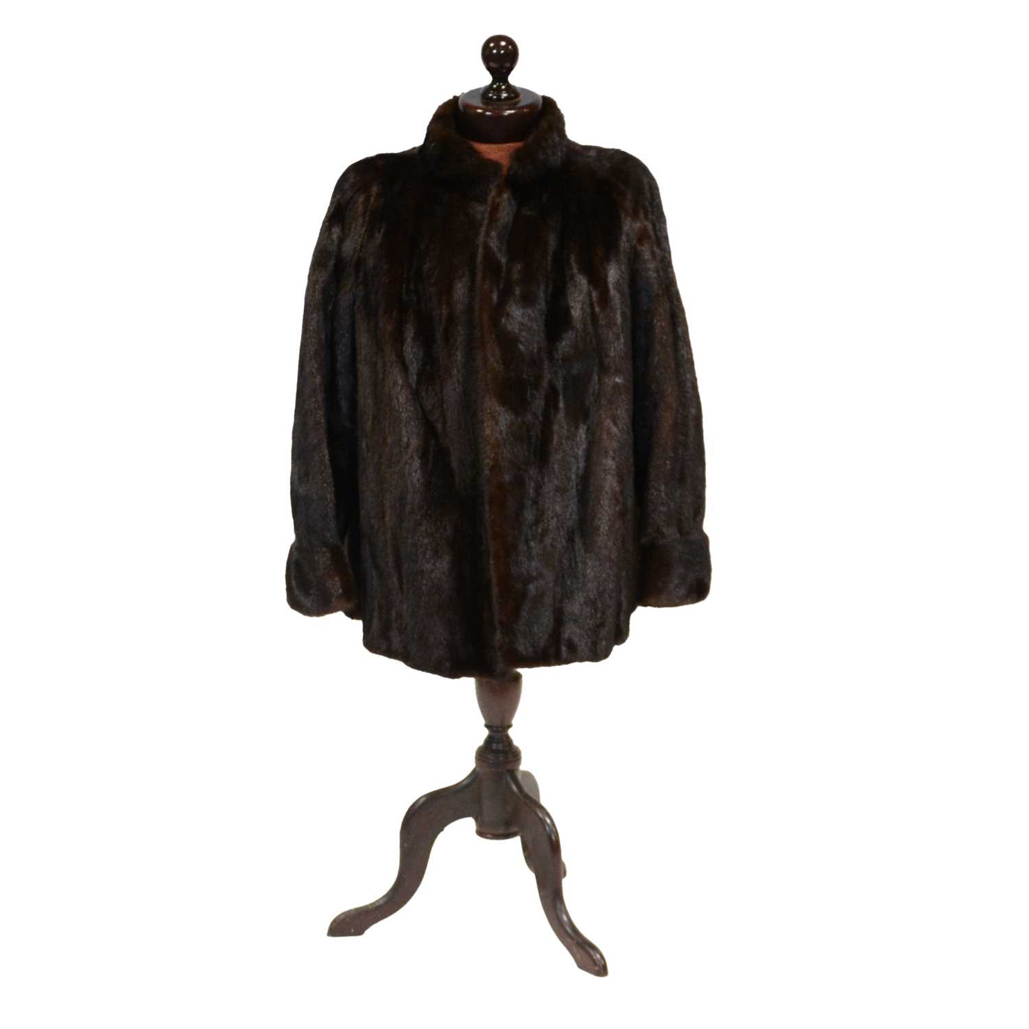Lot 183 - A dark mink short box shape jacket