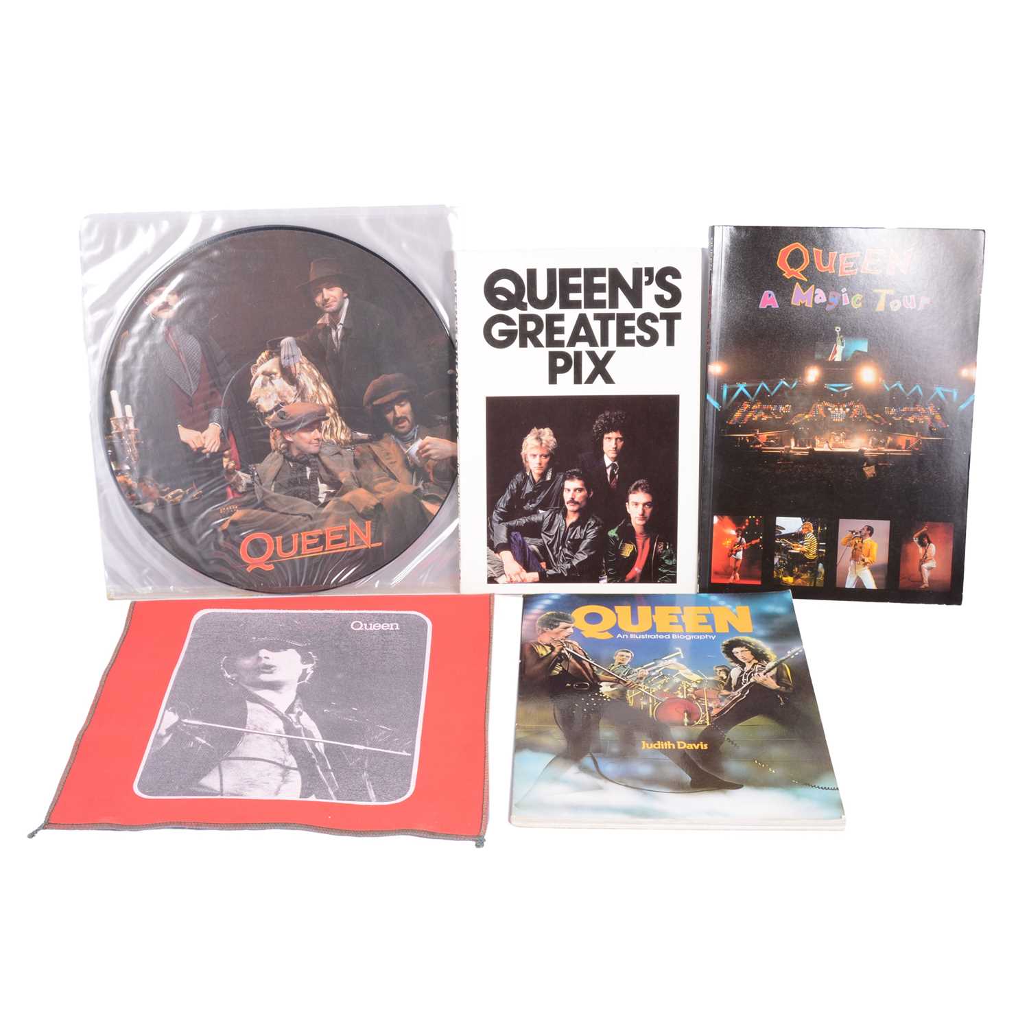 Lot 121 - Collection of Queen memorabilia including