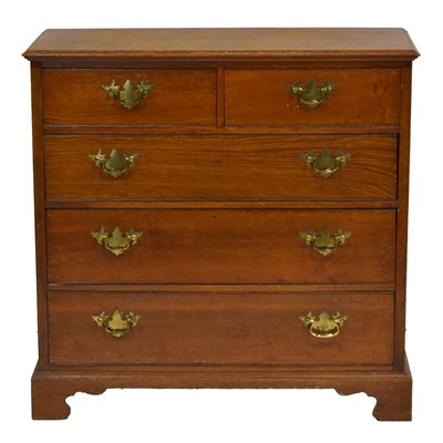 Lot 422 - Edwardian oak chest of drawers