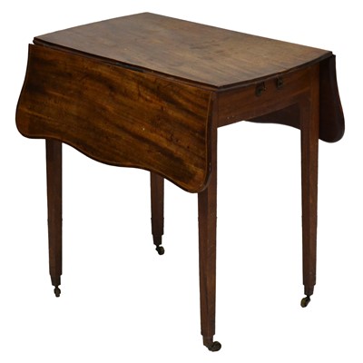 Lot 292 - George III mahogany Pembroke table