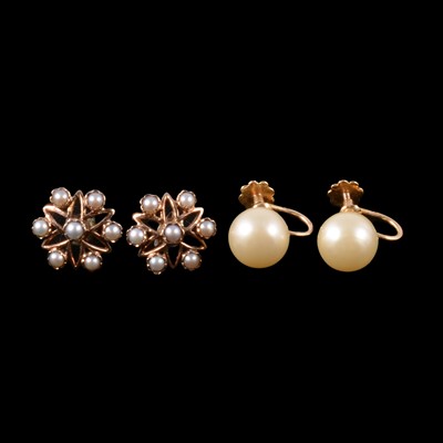 Lot 262 - Two pairs of earrings, cultured and simulated pearls.