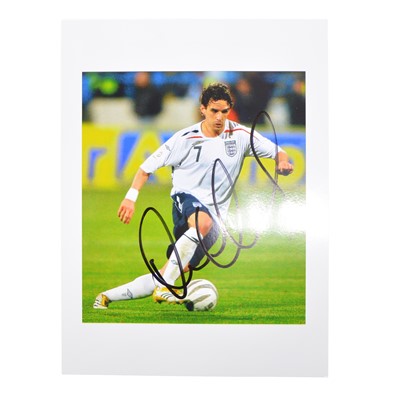 Lot 439 - Signed Owen Hargreaves 5x5 colour photograph, whilst playing for England