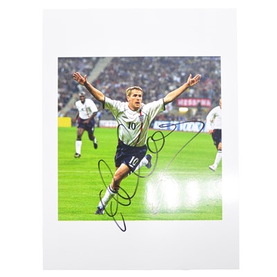 Lot 423 - Signed Michael Owen 5x5 colour photograph, whilst playing for England