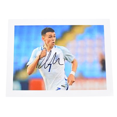 Lot 403 - Signed Phil Foden 5x7 colour photograph, whilst playing for England