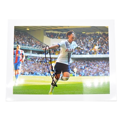 Lot 333 - Signed Son Heung-Min 5x7 colour photograph, Tottenham Hotspur