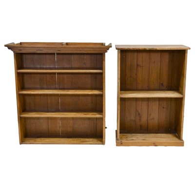 Lot 353 - Pine bookcase and a delft rack