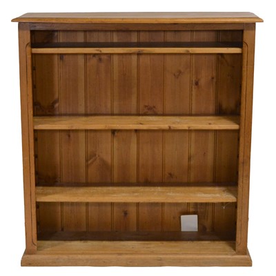 Lot 334 - Pine open bookcase